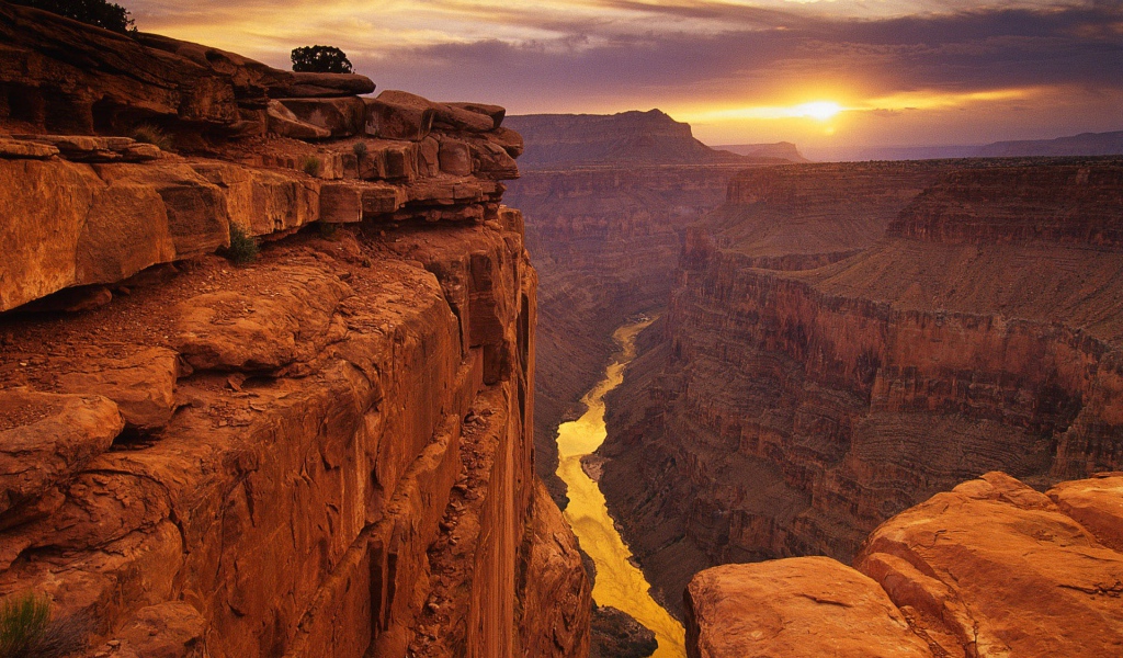 Речка среди мертвых скал