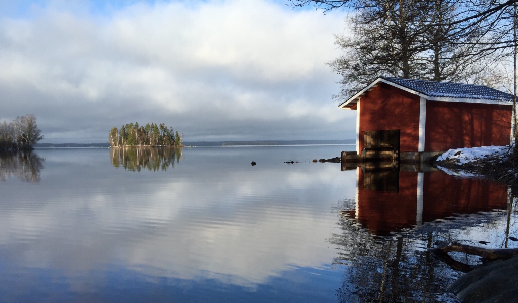 Весеннее половодье на реке