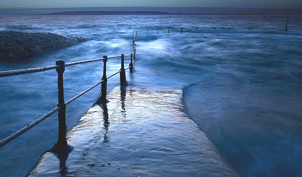 Тропинка ведет в море