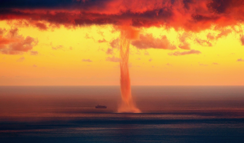 Торнадо в море