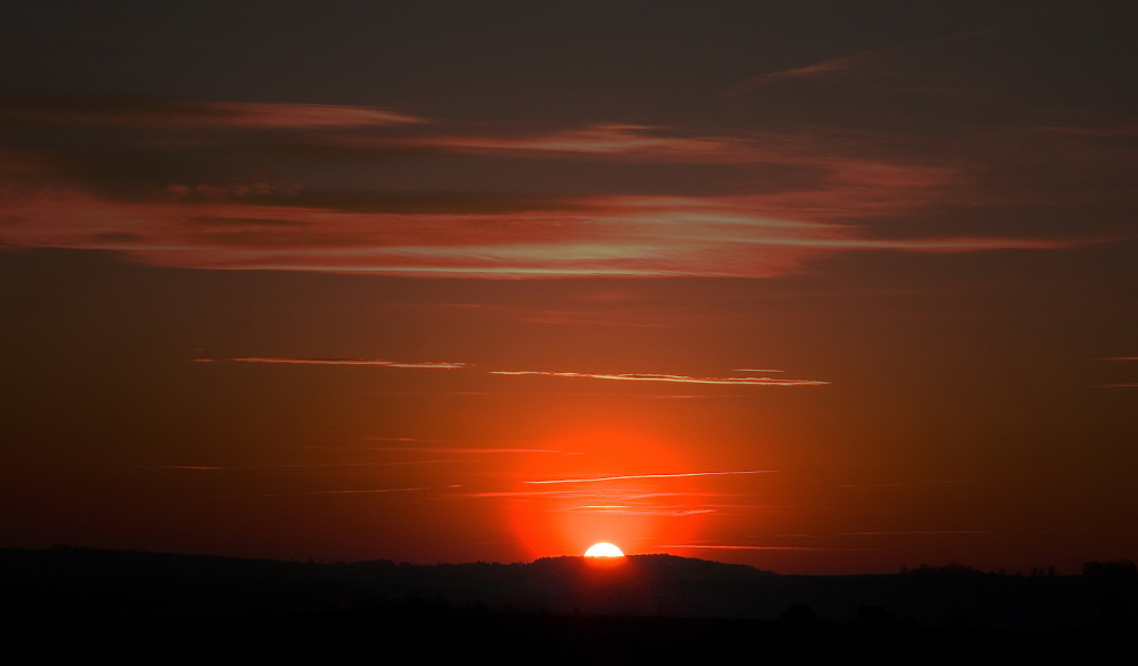 Половина солнца за горизонтом