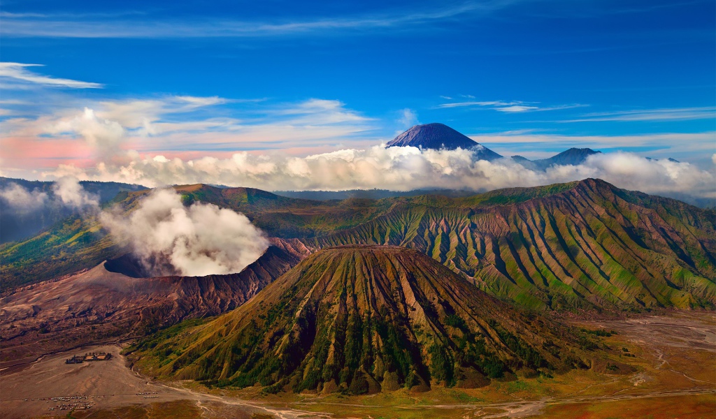 Вулкан в Индонезии