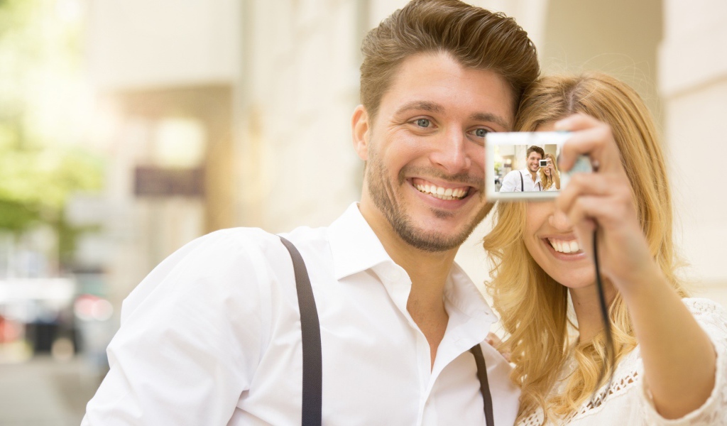 Счастливая семейная пара