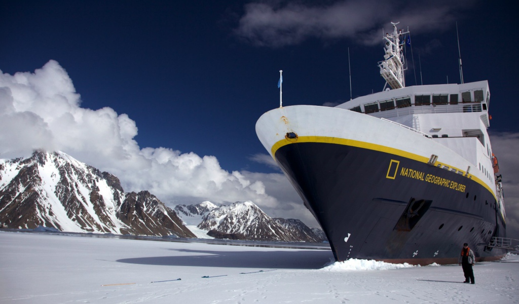 Экспедиционное судно National Geographic Explorer
