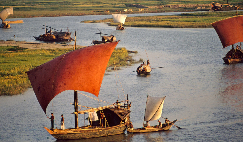 Парусные лодки рыбаков