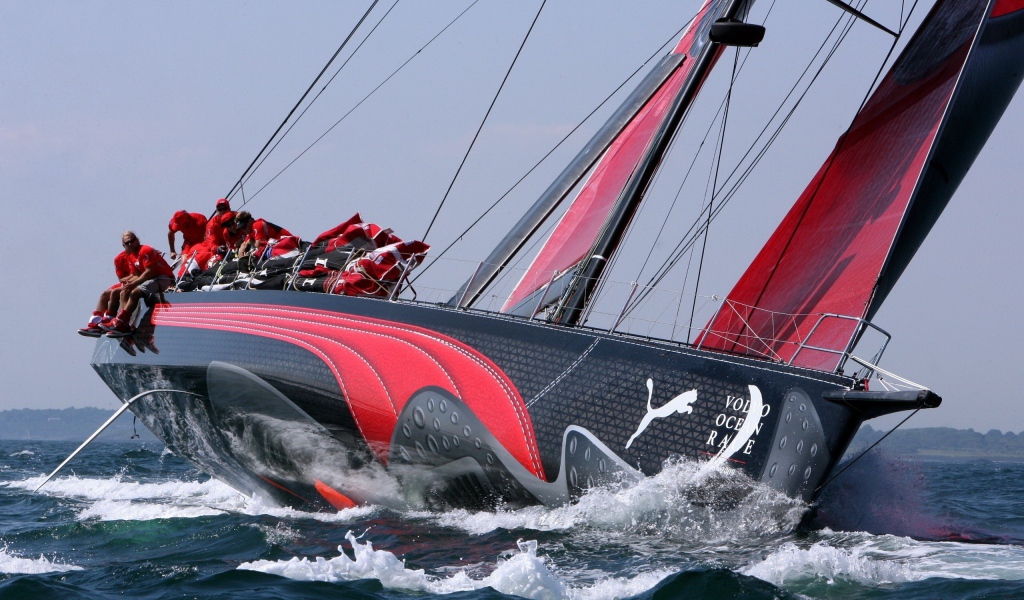 Яхта в фирменном стиле Пума