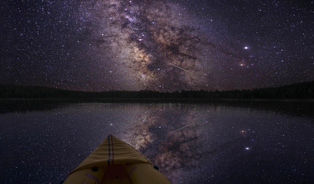 Лодочник сфотографировал звездное небо