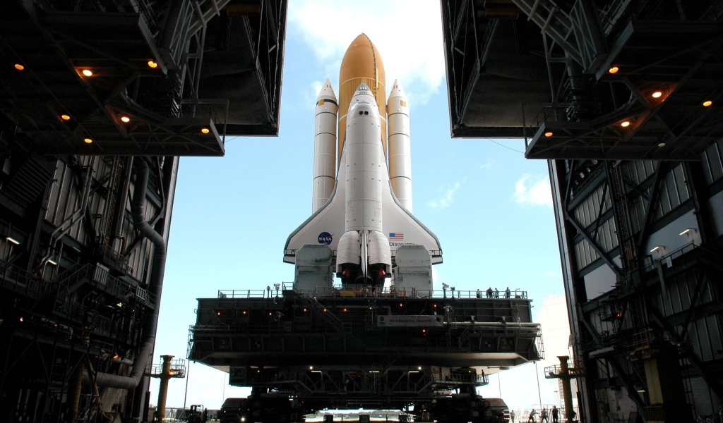 Подготовка к старту космического челнока