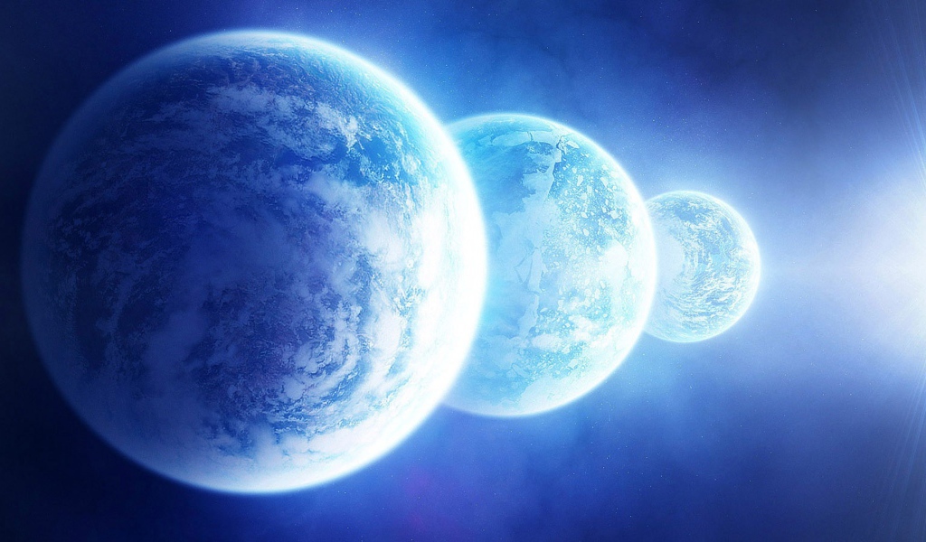 Три одинаковых голубых планеты