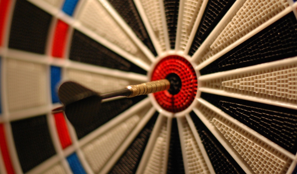 Дротик попал точно в цель