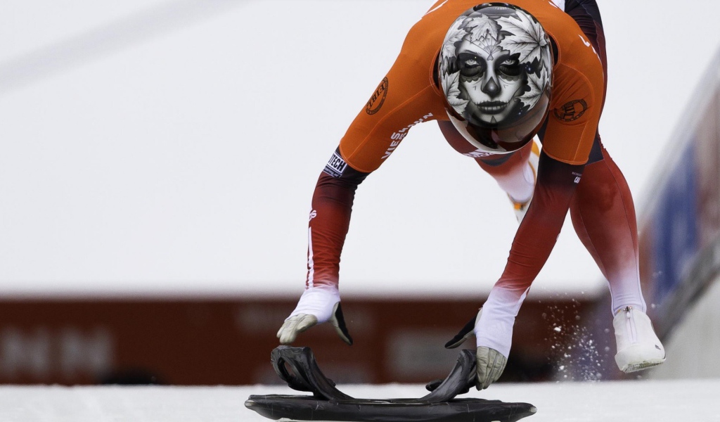 Рисунок на шлеме спортсмена