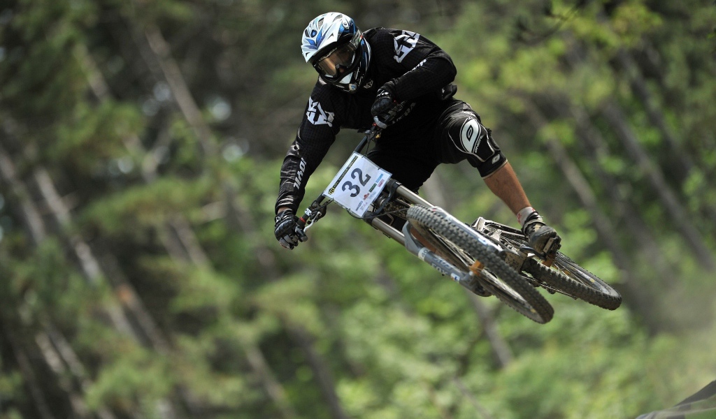 Экстрим прыжок на велосипеде