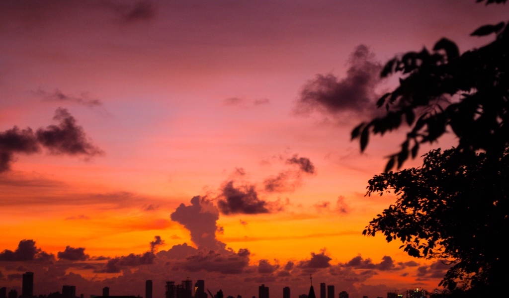 Красочный закат в Колумбии