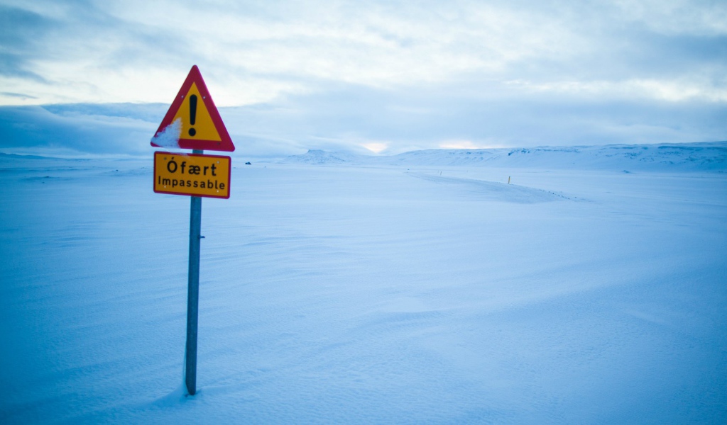 Дорожный знак в Исландии