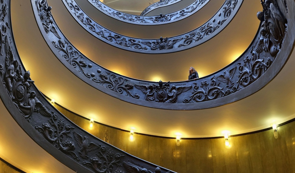 Лестница в здании Ватикана