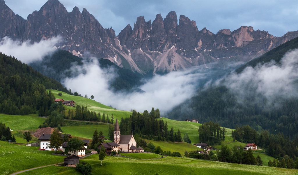 Деревня среди гор