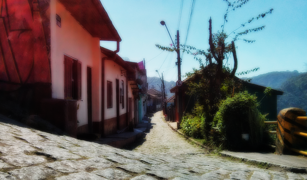 Улочка города в Бразилии