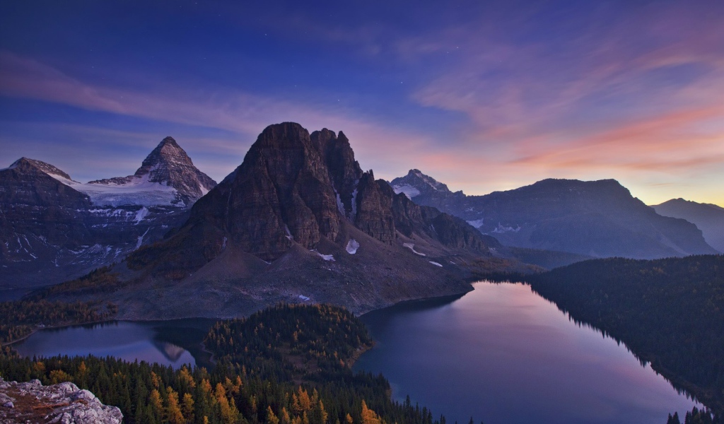 Гора Ассинибойн в Канаде