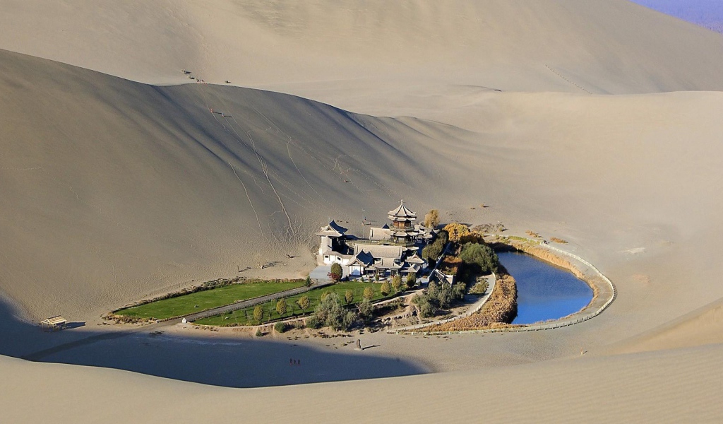 Оазис в пустыне Гоби. Китай