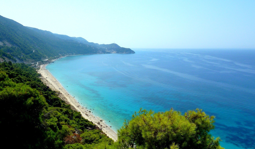 Лазурное море у берегов Лефкады, Греция