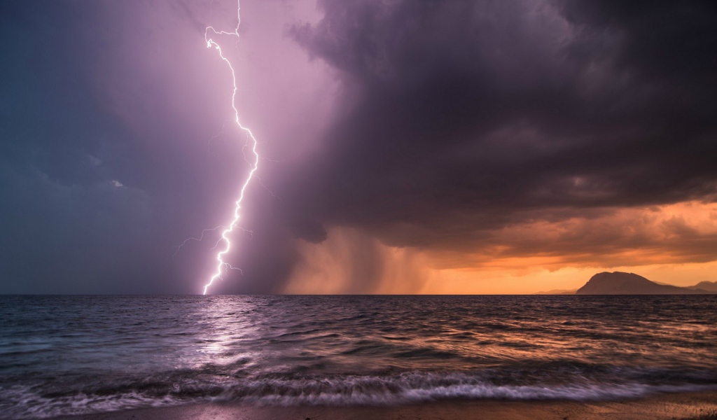 Буря в Патрах, Греция