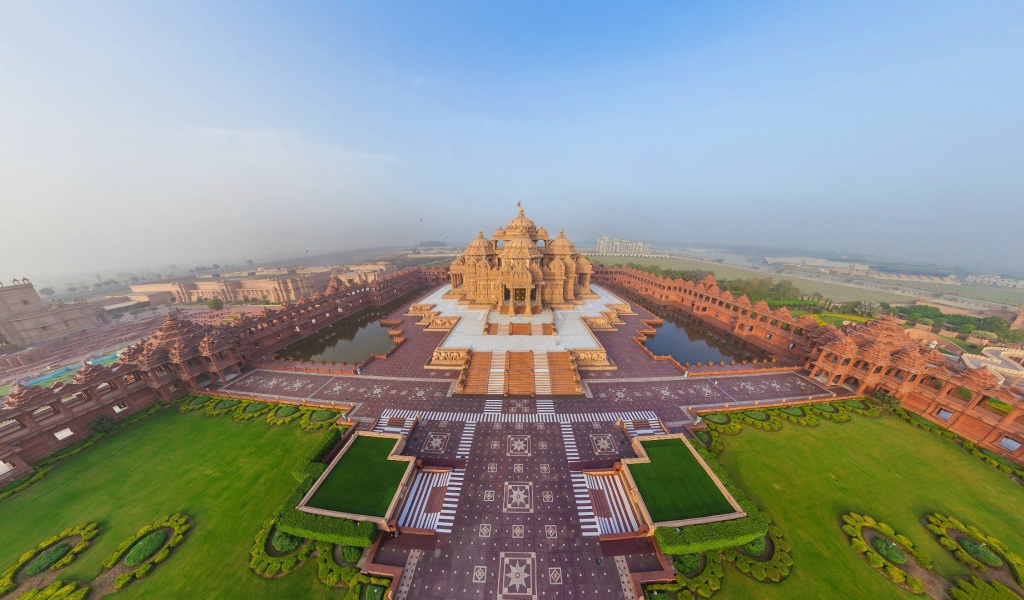 Индуистский храм в Индии