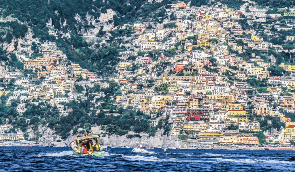 Позитано — коммуна в Италии