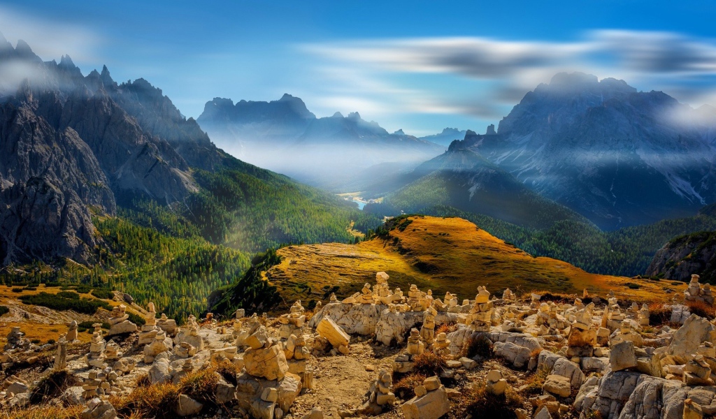 Каменистая местность в Альпах, Италия