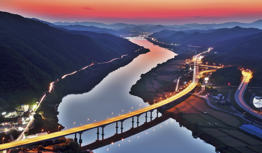 Мост через реку в Южной Корее