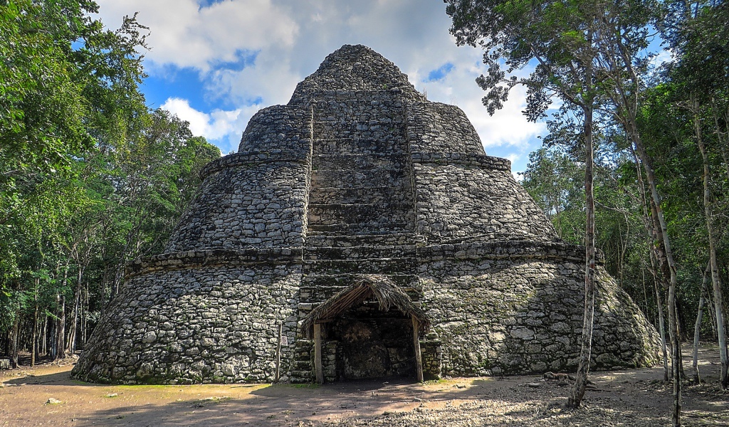 Храм цивилизации Майя в Мексике