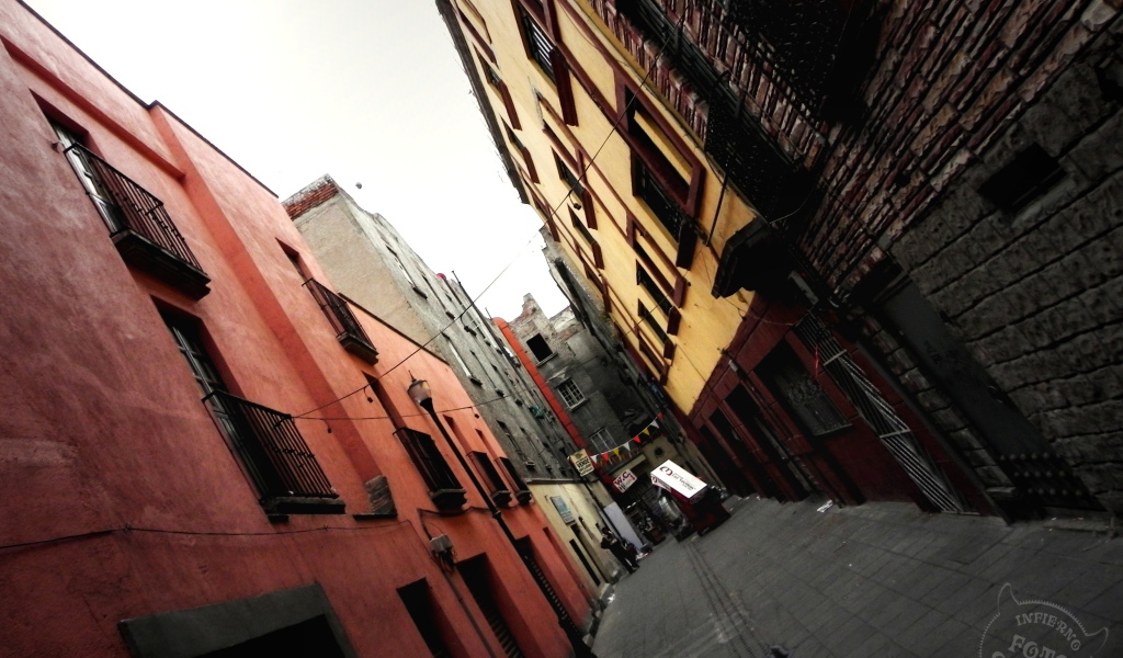 Улица в городе в Мексике