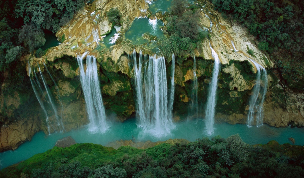 Водопад в Мексике