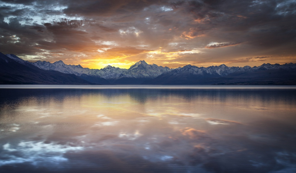 Озеро Пукаки в Новой Зеландии