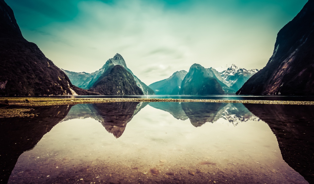 Красивый фьорд Милфорд-Саунд, Новая Зеландия