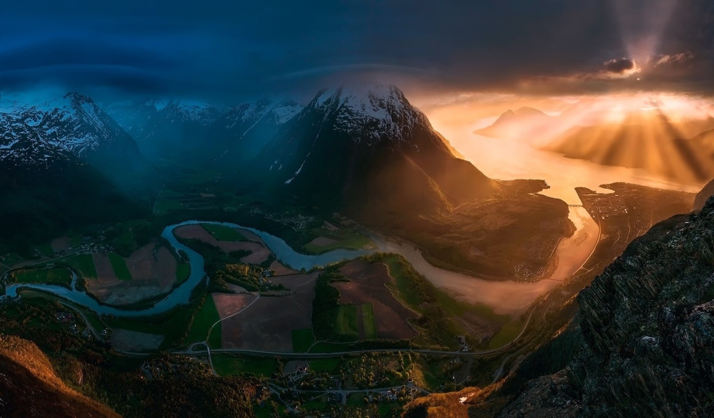 Местность Гейрангер в Норвегии