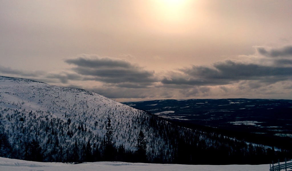 Покрытая снегом гора, Швеция