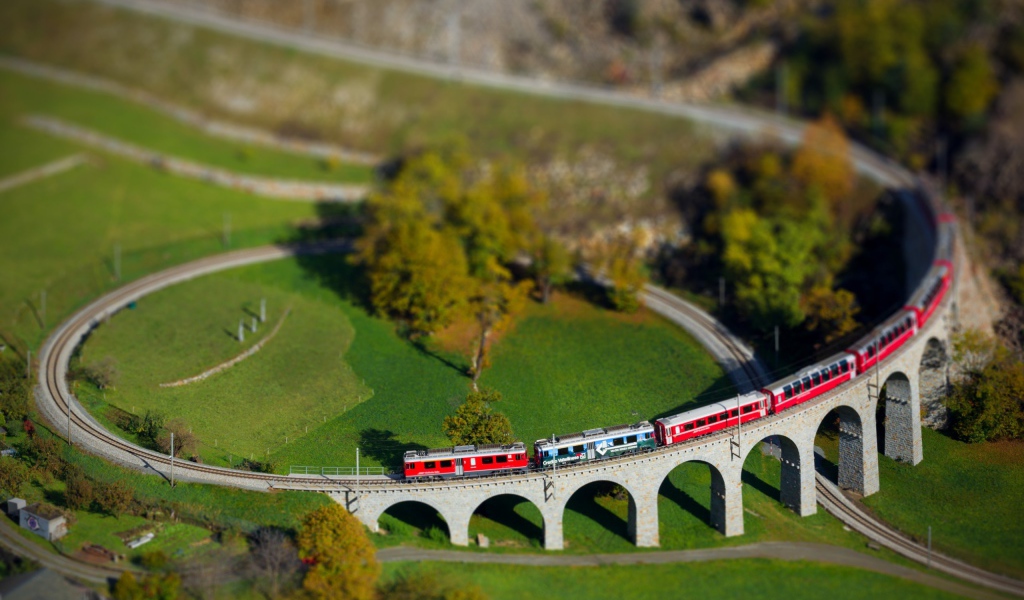 Железнодорожный путь идет кольцом