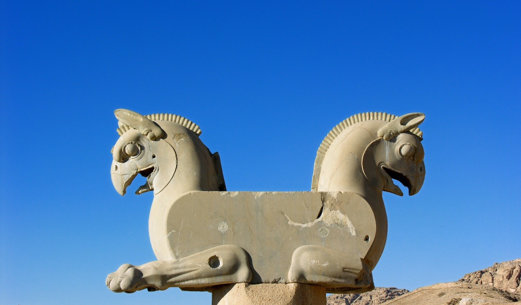 Древняя скульптура в Иране