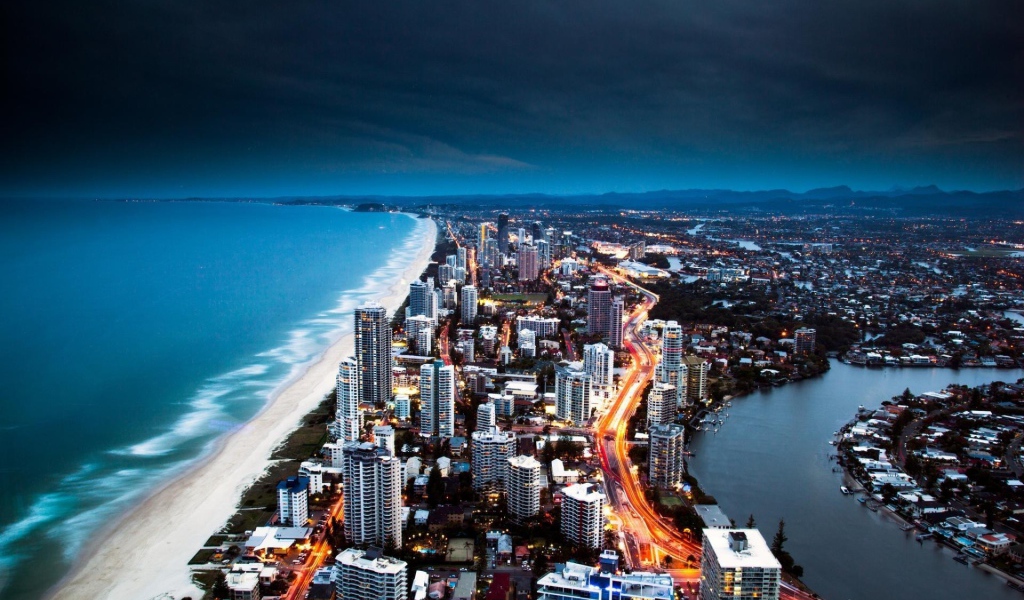 Здания на побережье Золотого пляжа