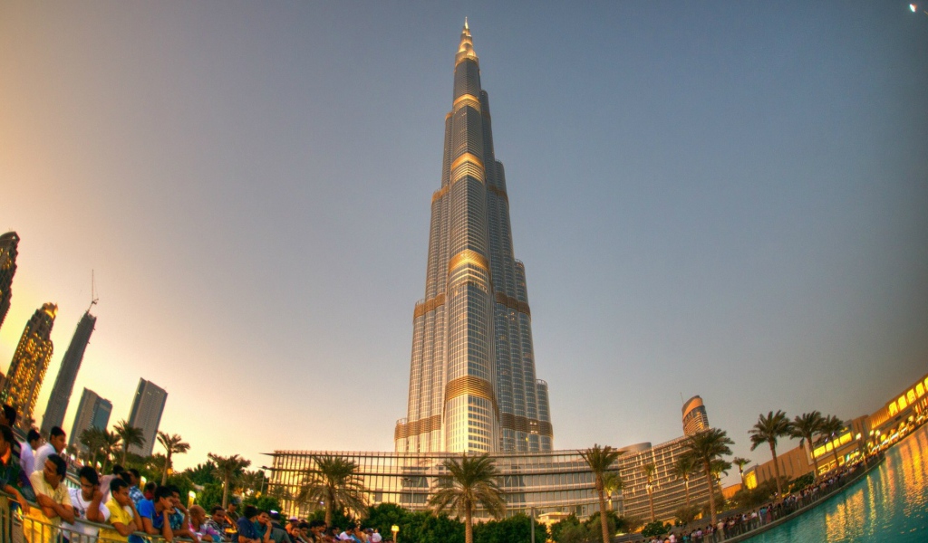 Небоскреб Бурдж-Халифа в Дубае