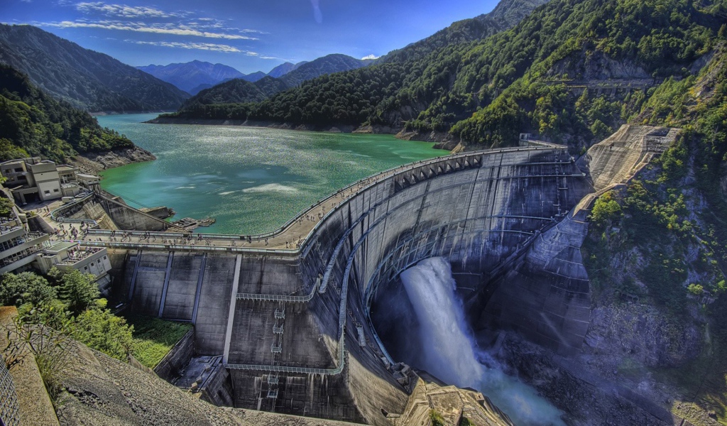 Гидроэлектростанция в горах