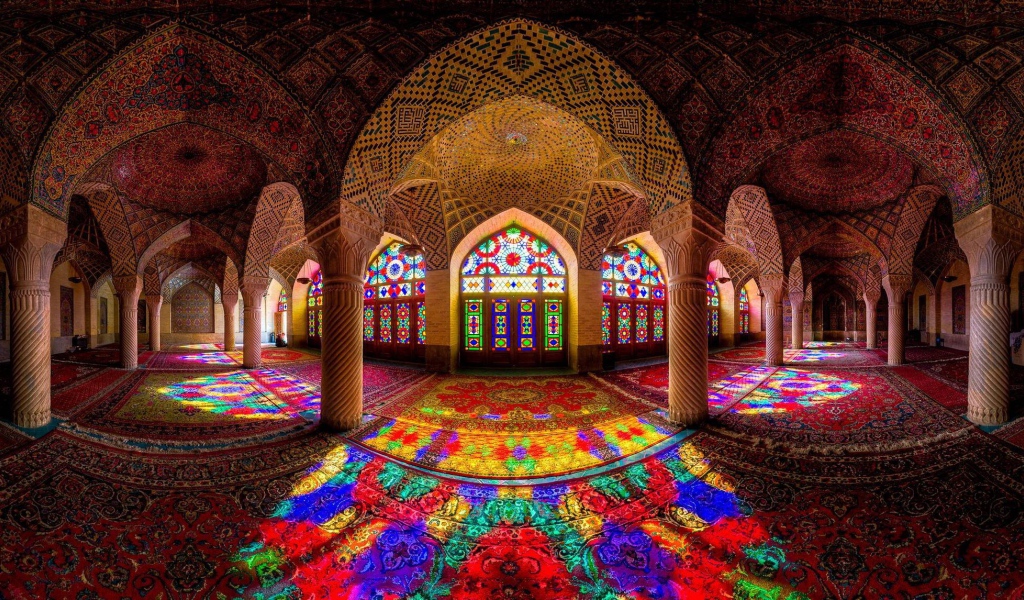 Интерьер мусульманского храма на Востоке