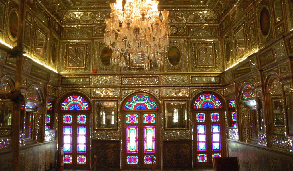 Интерьер дворца в Иране