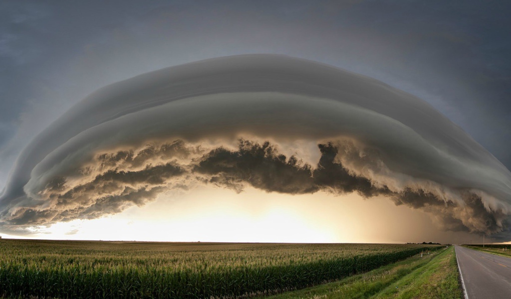 Валовое облако над городом Карни, штат Небраска