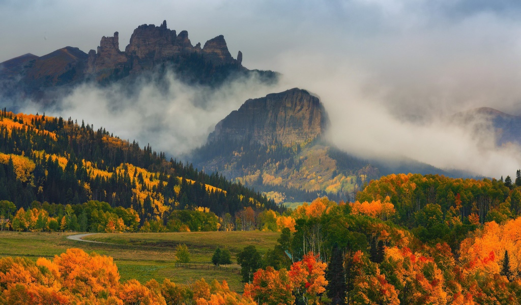 Горы в тумане, Колорадо США