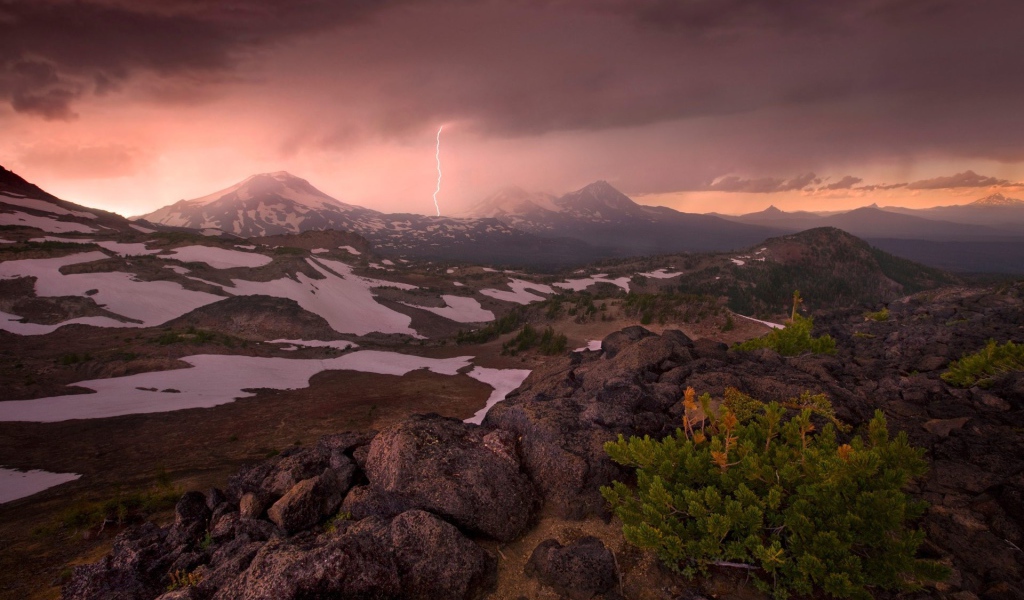 Гроза в горах Орегона