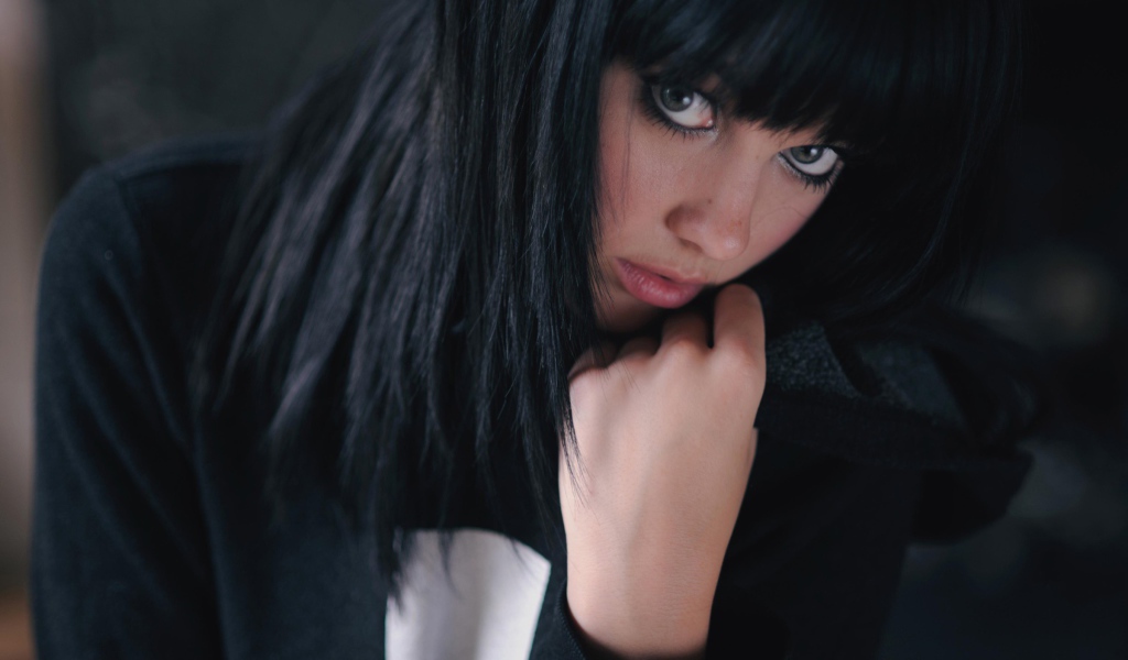 Актриса брюнетка Мелисса Кларк