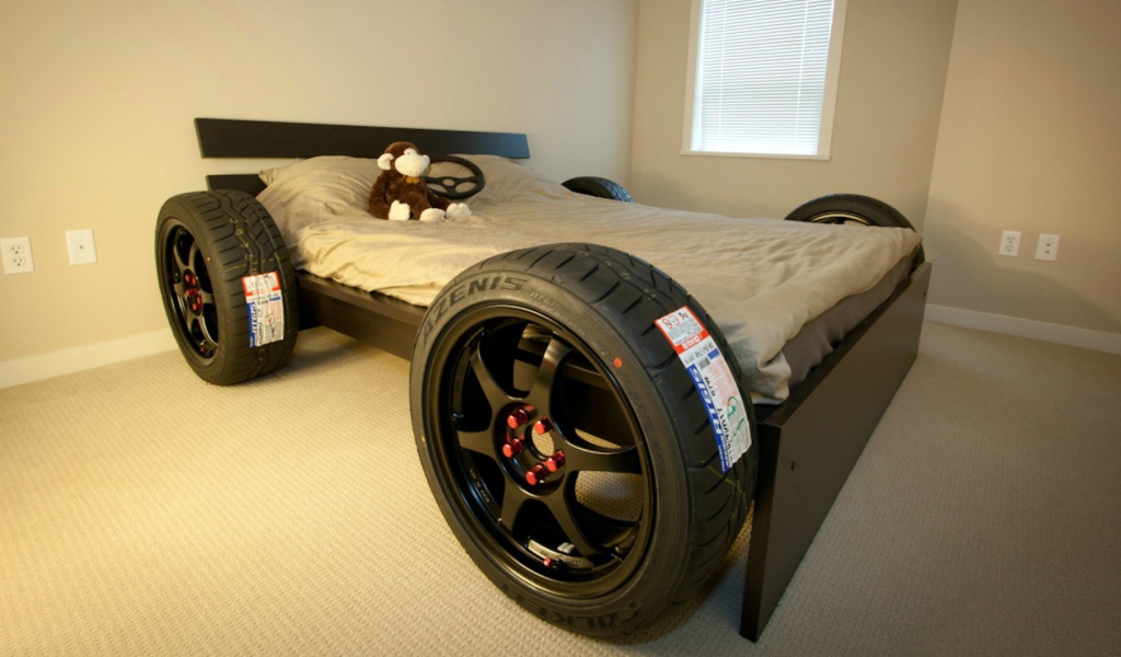 Кровать для настоящего автолюбителя