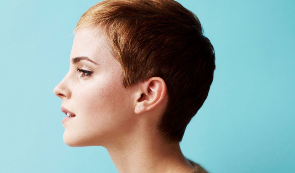 Эмма Уотсон с короткой стрижкой