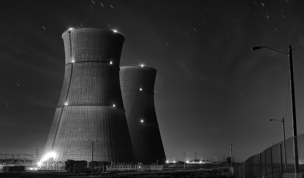 Огни атомной электростанции